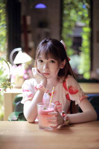 牝口一紧一松吮裹之状后面一句