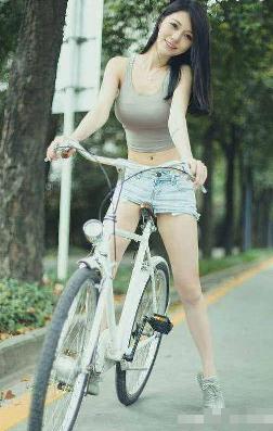 少妇被大黑捧猛烈进出动态图